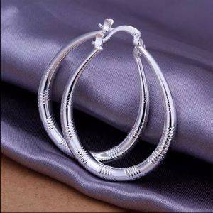 New Special 925 Silver Dainty Carved Earrings